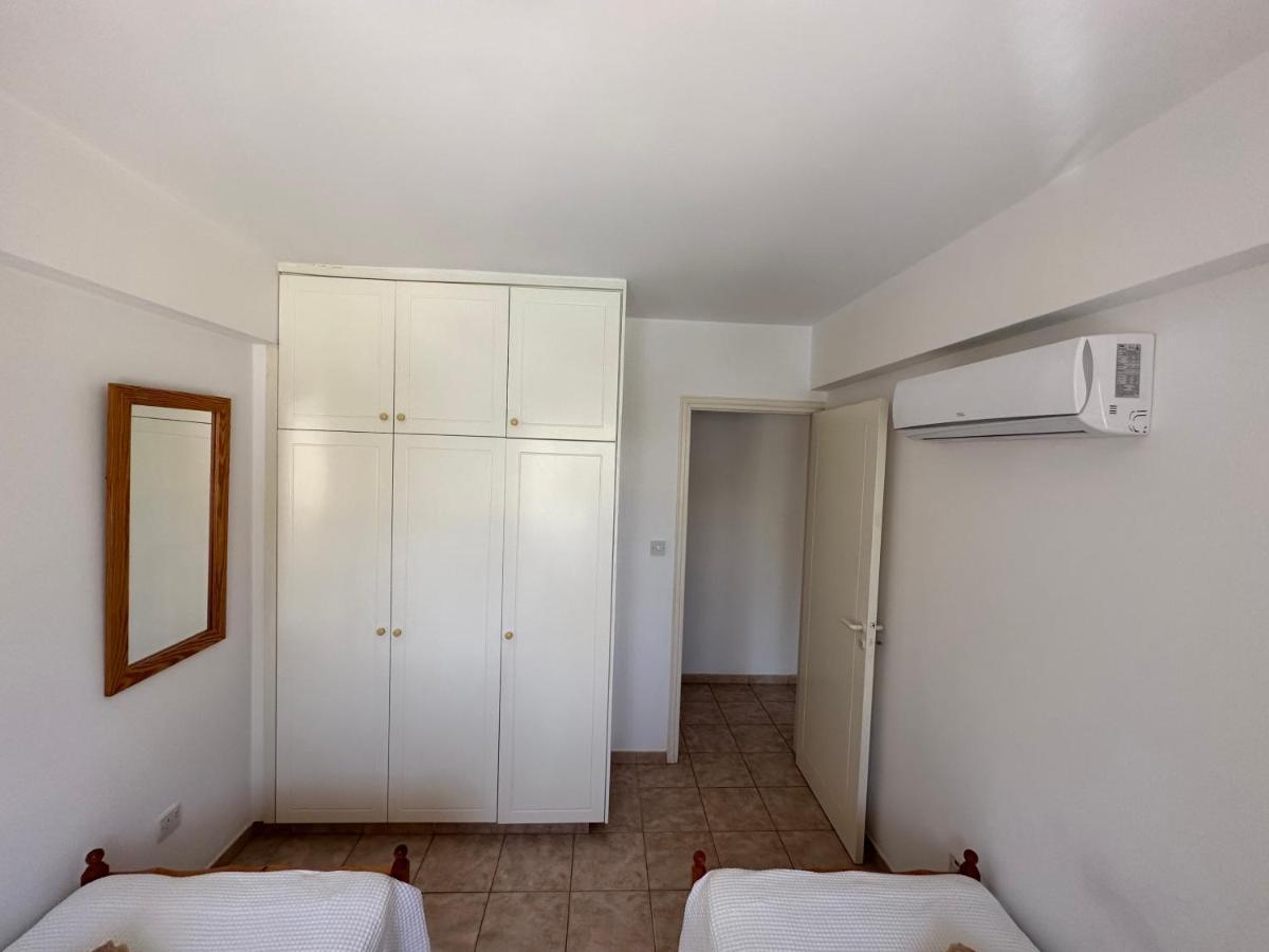 Kato Paphos Apartment Exterior photo